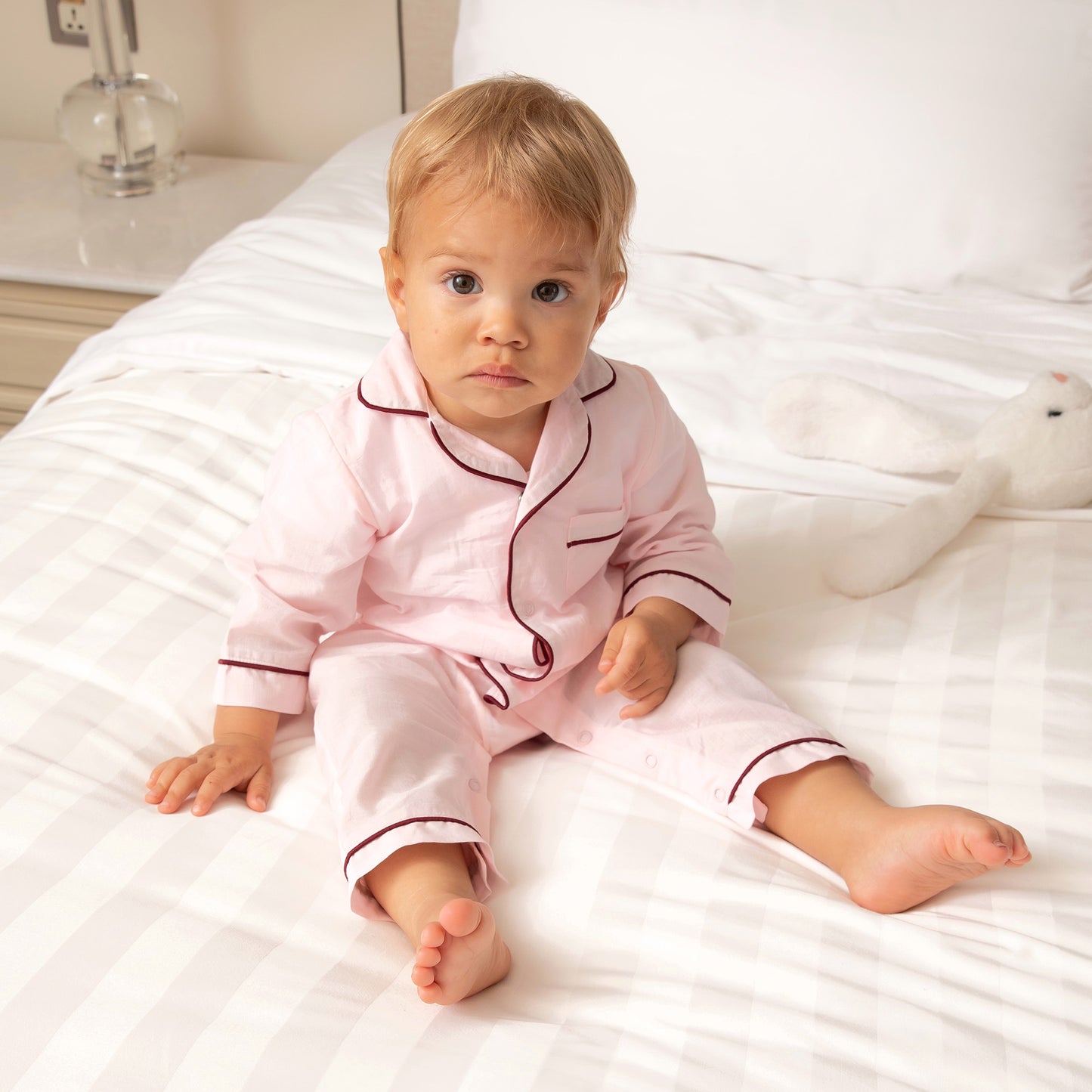 DANTE PEMBE ÜZERİNE BORDO DETAYLI BEBEK PİJAMA